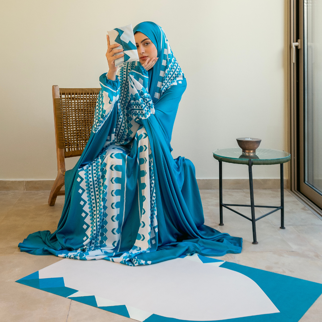 'Manama' Prayer Dress & Compact Prayer Mat Bundle