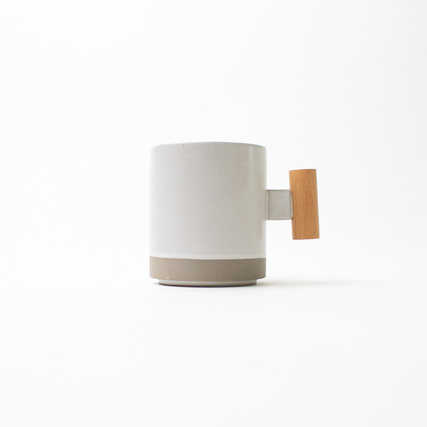 Arturo Wooden Handle Mug [White]